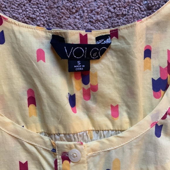 🎉 VOLCOM Yellow Arrow Print Tank Top with Drawstring, size S - Picture 4 of 5